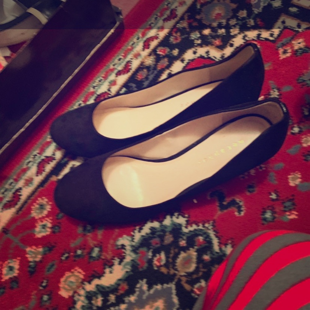 Black wedges